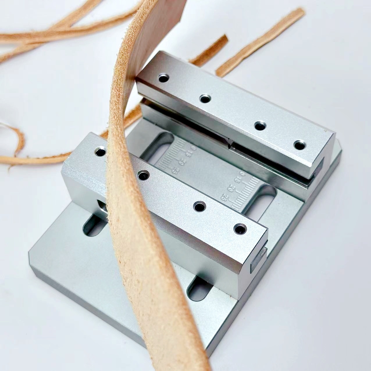 Macchina per rifilare i bordi  - Craft Tools recensione e prezzo